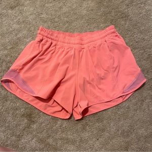 Lululemon salmon/coral hotty hot shorts 4”